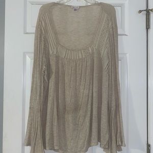 Flowy shirt from wet seal with bell sleeves 3x